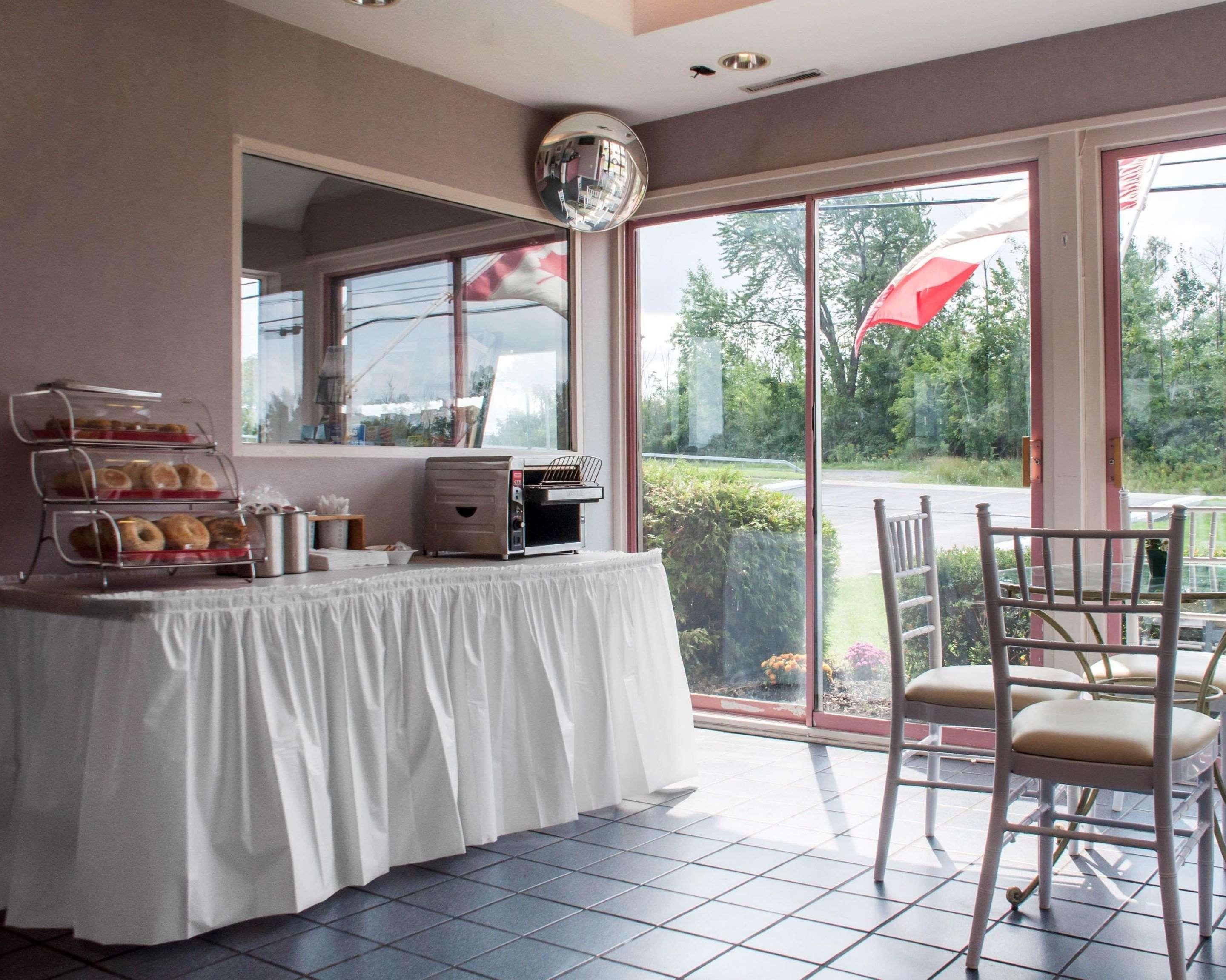 Econo Lodge Buffalo South Blasdell Eksteriør bilde